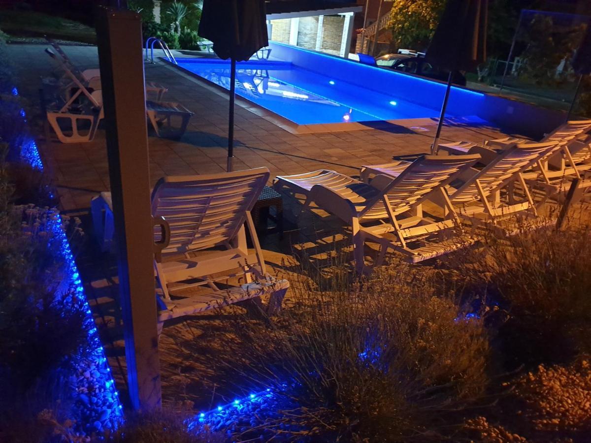 Apartments Lea With Pool Malinska Exterior photo
