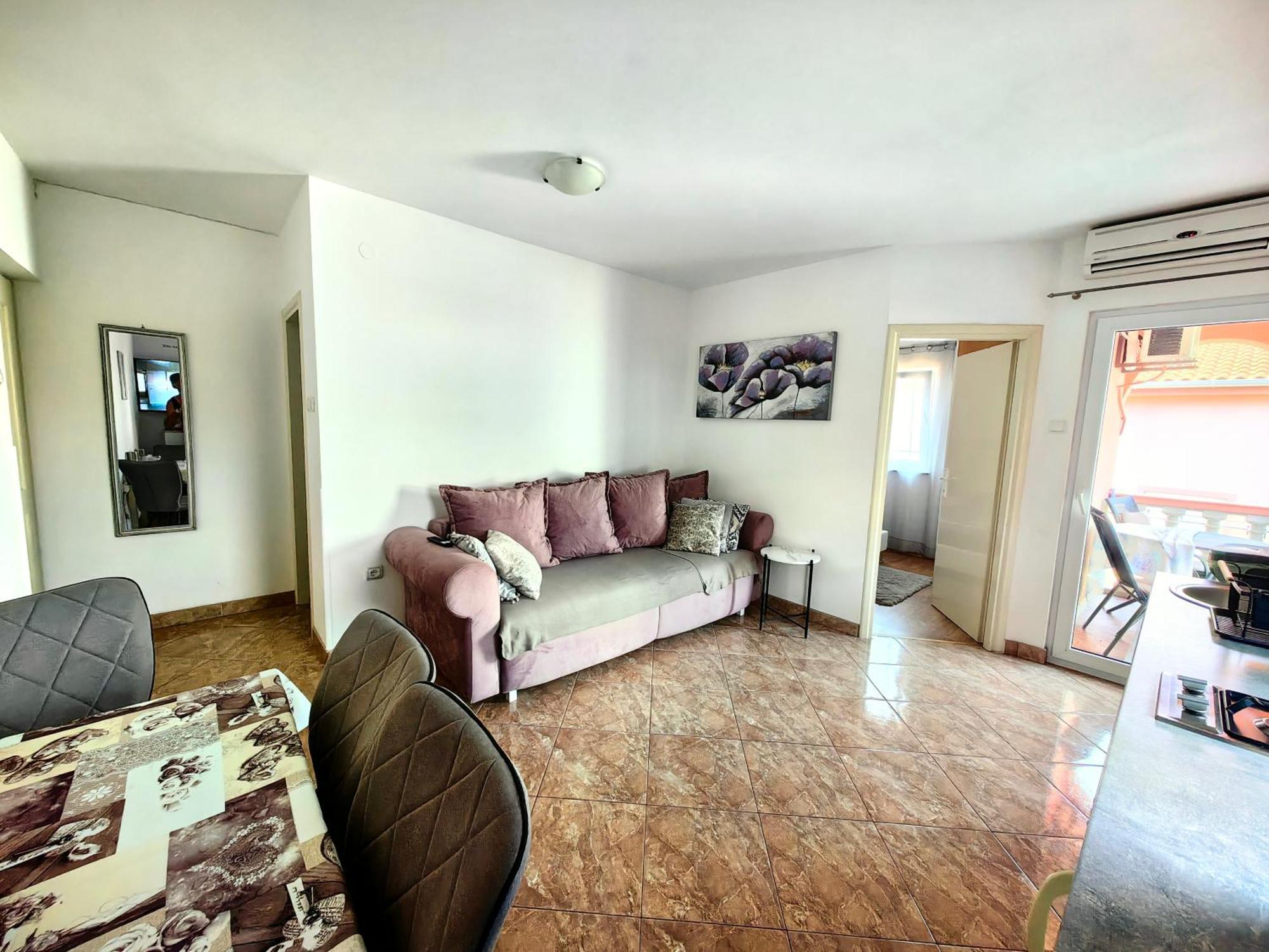 Apartments Lea With Pool Malinska Exterior photo