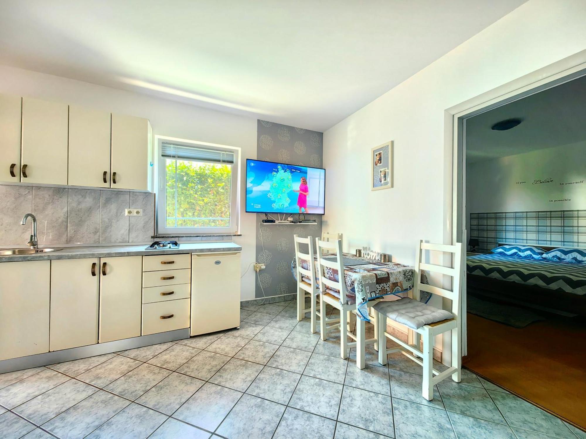 Apartments Lea With Pool Malinska Exterior photo
